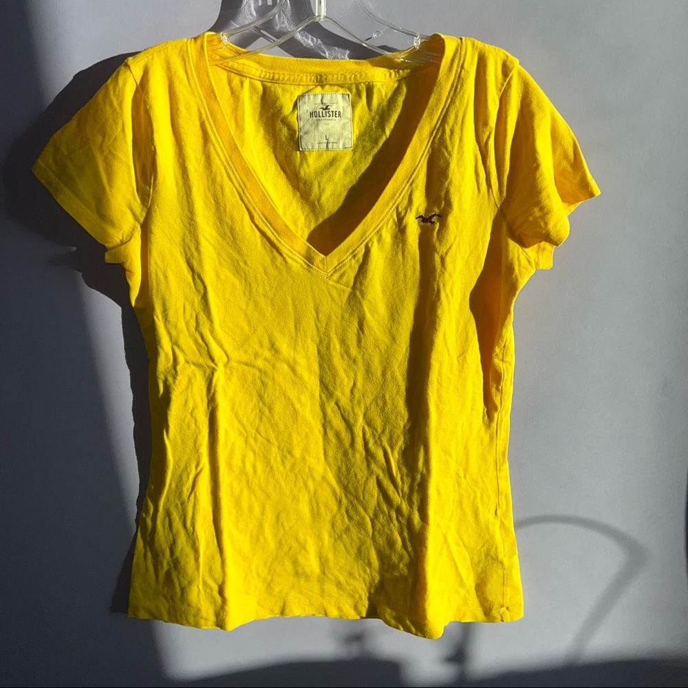 Hollister tee